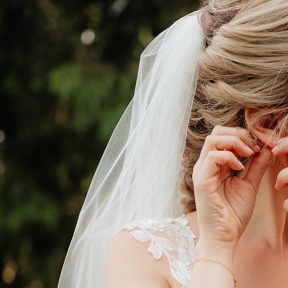 👰‍♀ Simple Ivory Veil